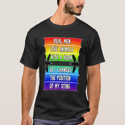 Mens Real Men Pride LGBTQ Bienen Funny Gay Rainbow T-Shirt (Vorderseite)