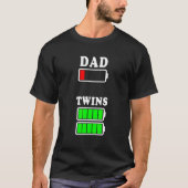 Mens Vater Low Battery Twins Full Charge Fathers D T-Shirt (Vorderseite)