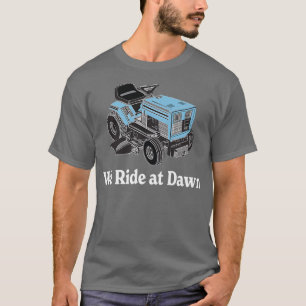 Mens wir reiten bei Morgengrauen Vatertag Vater Ge T-Shirt