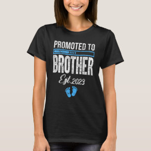 Mens zum ersten Mal nach Osten 2023 geworben T-Shirt