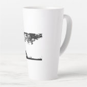 "Mensch, der unter einem Baum in ruhiger Silhouett Milchtasse (Rechte Ecke)