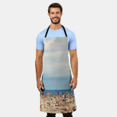 Menschen am braunen Sandstrand Schürze (Getragen)