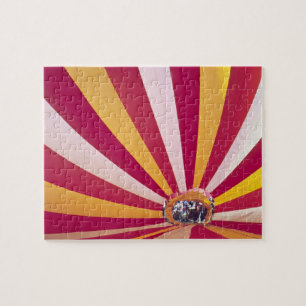 Menschen, die einen Heißluftballon füllen, Fort  Puzzle