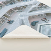 MENSCHEN, DIE INNERHALB DER BIBLIOTHEK GEHEN SHERPADECKE (3/4)