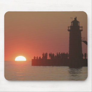 Menschen Leuchtturm Sonnenuntergang Silhouette im Mousepad