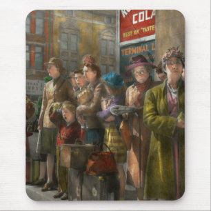 Menschen - Menschen, die auf den Bus warten - 1943 Mousepad