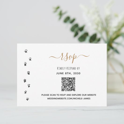 Menschen werden gebratene Haustiere Hochzeit QR-Co RSVP Karte (Stehend Vorderseite)