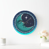 Menschengesicht auf dem Mond Große Wanduhr (Zuhause)