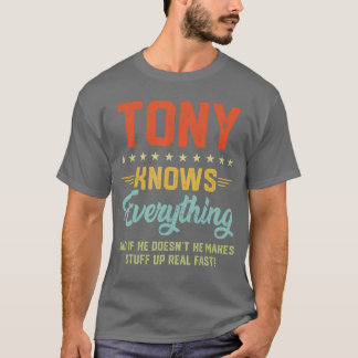 Mensony weiß alles Lustiger Name Personalisiert J T-Shirt