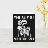Mental Ill, aber Totally Chill Skeleton Halloween Karte (Gelbe Blume)