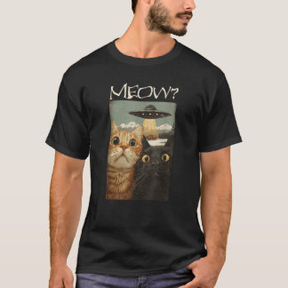Meow Funny Cats UFO Vintag Cat Lovers Alien Space T-Shirt