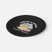 Meow & Woof perfekt zusammen - Niedliche Katze und Pappteller (Schrägansicht)