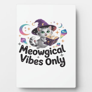 Meowgical Vibes Only, schwebende Kawaii-Hexenkatze Fotoplatte