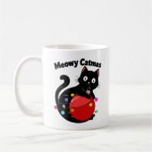 Meowy Catmas - Cat with Christmas ornament Kaffeetasse (Links)