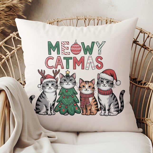 Meowy Catmas Cute Christmas Cats - Holiday Decor Kissen (Meowy Catmas Cute Christmas Cats - Holiday Decor Throw Pillow in a boho rattan armchair.)