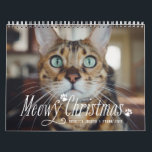 Meowy Christmas Cat Foto Kalender<br><div class="desc">"Meowy Christmas" mit Pfoten über dem vollen Foto und individuellen Fotos für jeden Monat und auf der Rückseite</div>