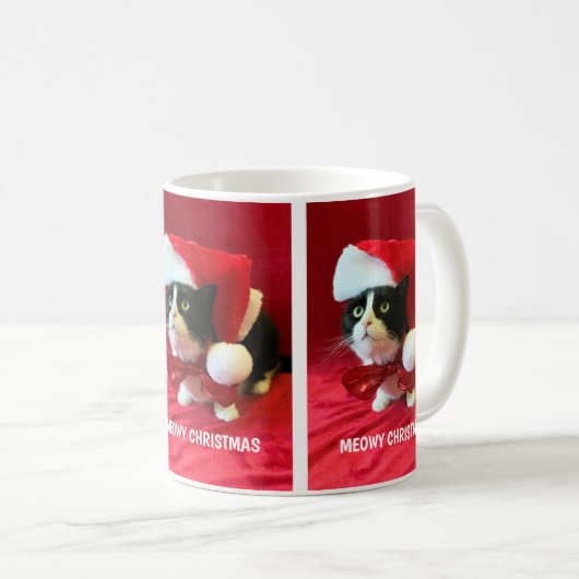 Meowy Weihnachten Pfirsiche die Tuxedo Cat Tasse (VorderseiteRechts)