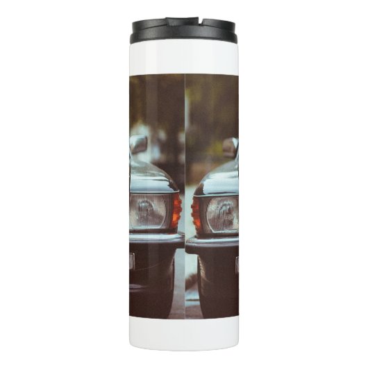 Mercedes-Benz ist eine deutsche Luxusautomarke Thermosbecher (Rückseite)