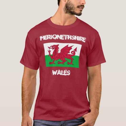 Merionethshire, Wales mit walisischer Flagge T-Shirt (Vorderseite)