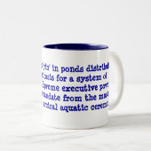 Merkwürdiges Frauen lyin in Teiche distributin Zweifarbige Tasse (VorderseiteRechts)