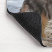 Merle Collie Dog am Strand Mousepad (Ecke)