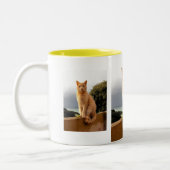 Merlin an der Gartenmauer Zweifarbige Tasse (Links)