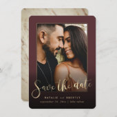 Merlot Wine Red Gold Script & Marble Foto Overlay Save The Date (Vorne/Hinten)