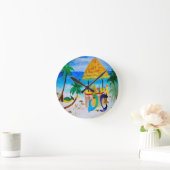 Mermaid Beach Tiki Bar Art Runde Wanduhr (Zuhause)