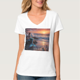 Mermaid in the sunrise - The Sea calls to me - T-Shirt