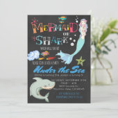 Mermaid oder Shark Co-Ed Joint Birthday Einladung (Stehend Vorderseite)