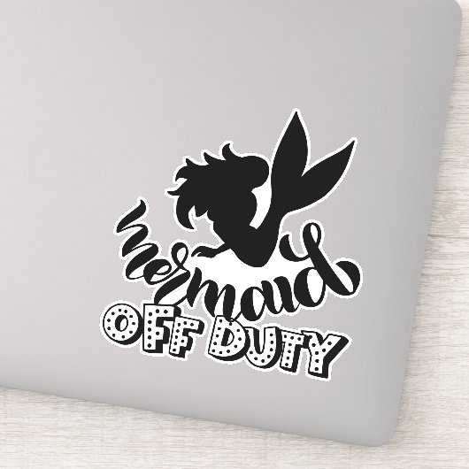 Mermaid Off Duty Funny Beach Aufkleber (Detail)