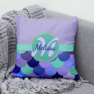 Mermaid Scales Lavender & Aqua Aquamarin Monogram Kissen