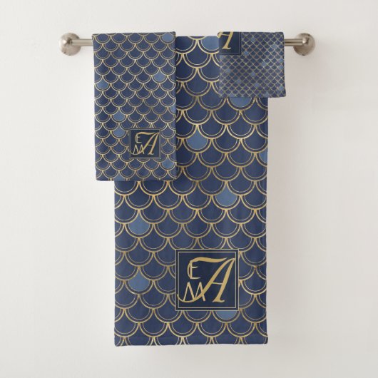Mermaid Scales Monogram Navy Blue Gold Wohngestalt Badhandtuch Set (Insitu)