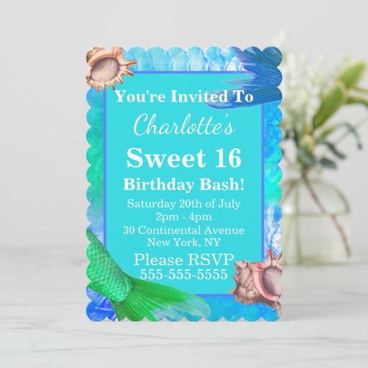 Mermaid Schwänze & Conch Muscheln Sweet 16 Party Einladung (Stehend Vorderseite)