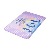 Mermaid Trio | Alle Mermaids Willkommen | Polka Do Badematte (Schrägansicht)