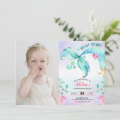 Mermaid Watercolor Splish Splash Birthday Foto Einladung (Stehend Vorderseite)