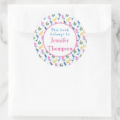 Mermaids Buch gehört zu Individuelle Name-Nachrich Runder Aufkleber (Tasche)