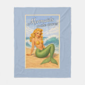 Mermaids Make Waves Retro PinUp Coastal Beach Blue Fleecedecke (Vorderseite)
