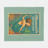 Mermaids Run This Reef | Retro Coral Fish Sea Life Fleecedecke (Vorderseite (Horizontal))