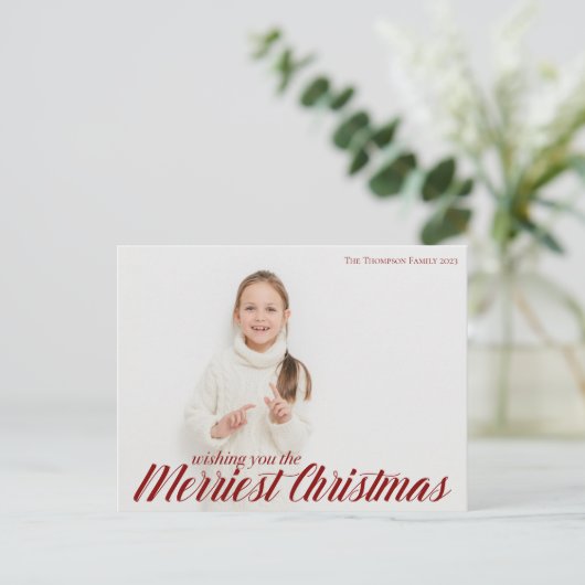 Merriest Christmas Chic Red Script Overlay Foto Postkarte (Stehend Vorderseite)