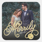 Merrily After Gold Curly Script Foto Wedding Quadratischer Aufkleber (Vorderseite)