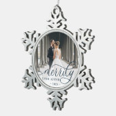 Merrily immer nach | Hochzeitsstift Foto Schneeflocken Zinn-Ornament (Rechts)