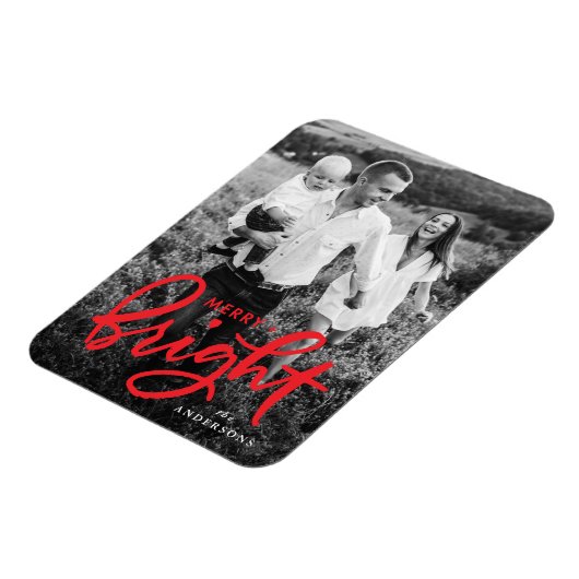 Merry and Bright Bold Red Script Holiday Foto Magnet (Linke Seite)
