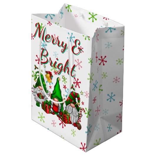 Merry and Bright Gnomes Mittlere Geschenktüte (Rückseite Schrägansicht)