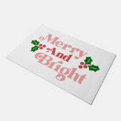 Merry and Bright - Klassische Holiday Typografie Fußmatte (Schrägansicht)