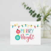 Merry and Bright mit einer Reihe von Lichtern Postkarte (Stehend Vorderseite)