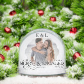 Merry and Engaged Couple Photo Holly Script Schneekugeln (Weihnachten)