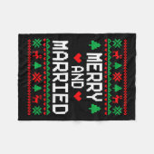 Merry And Married Couples Matching Ugly Christmas Fleecedecke (Vorderseite (Horizontal))