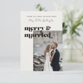 Merry and Married Elegant Modern Photo Wedding Dankeskarte (Stehend Vorderseite)