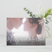 Merry and Verheiratet Newlywed Elegant Feiertagskarte (Stehend Vorderseite)